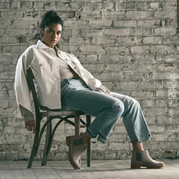 New SOREL Emelie II Chelsea Boots Size 8.5 Womens In Taupe - Picture 2 of 10